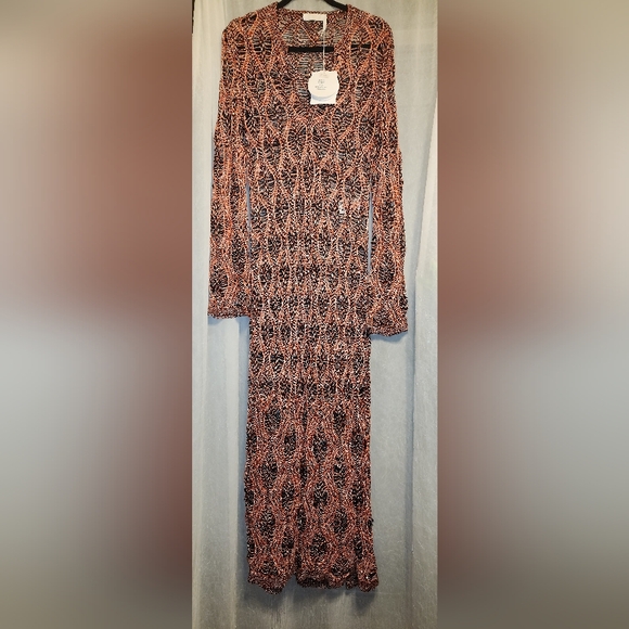 Chloe Designer Dress - Picture 4 of 9